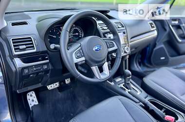 Внедорожник / Кроссовер Subaru Forester 2017 в 