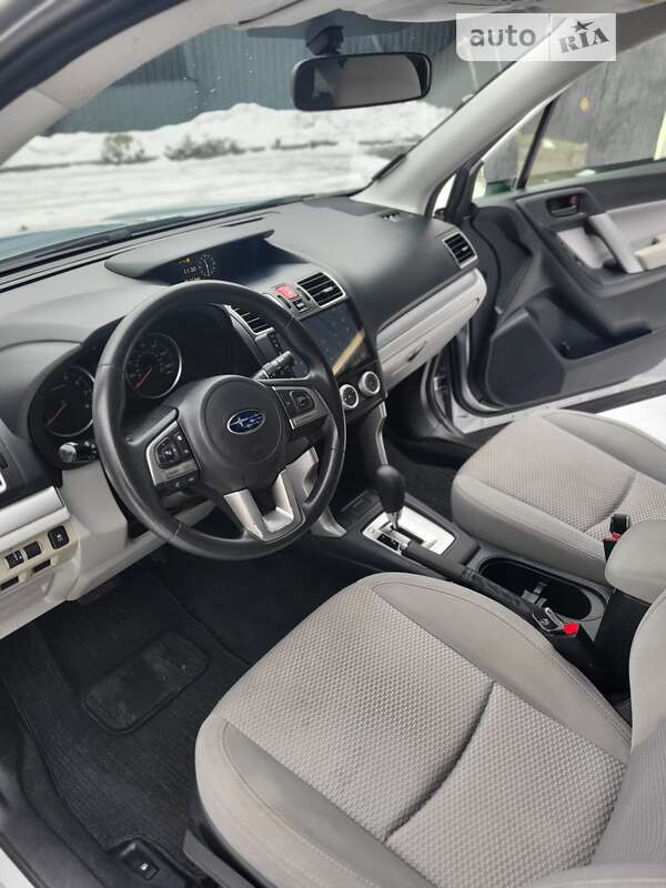 Позашляховик / Кросовер Subaru Forester 2017 в Києві