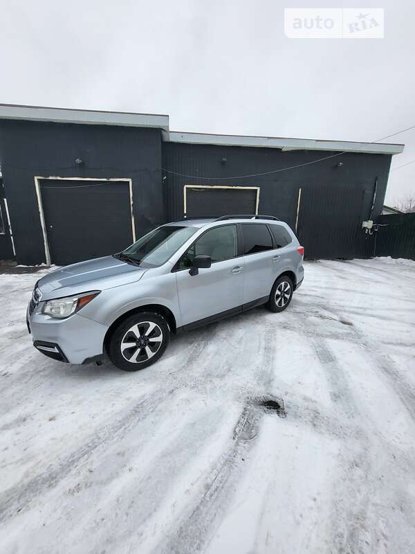 Позашляховик / Кросовер Subaru Forester 2017 в Києві