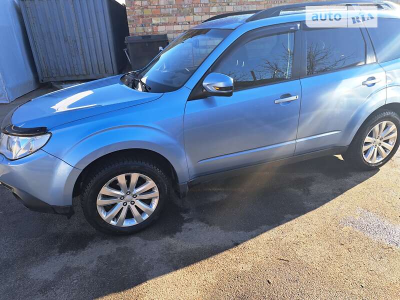 Внедорожник / Кроссовер Subaru Forester 2010 в Киеве