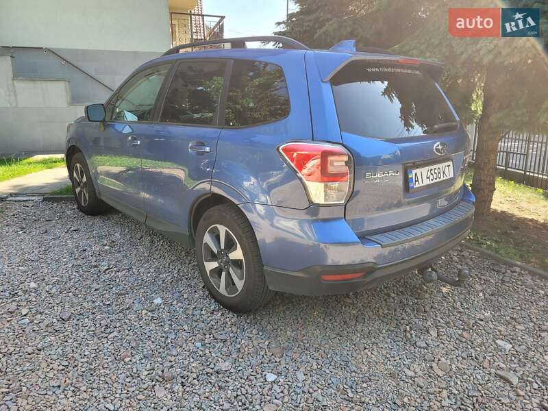 Позашляховик / Кросовер Subaru Forester 2016 в Києві