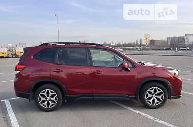 Позашляховик / Кросовер Subaru Forester 2019 в Києві