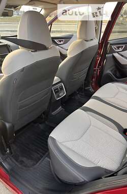 Позашляховик / Кросовер Subaru Forester 2019 в Києві