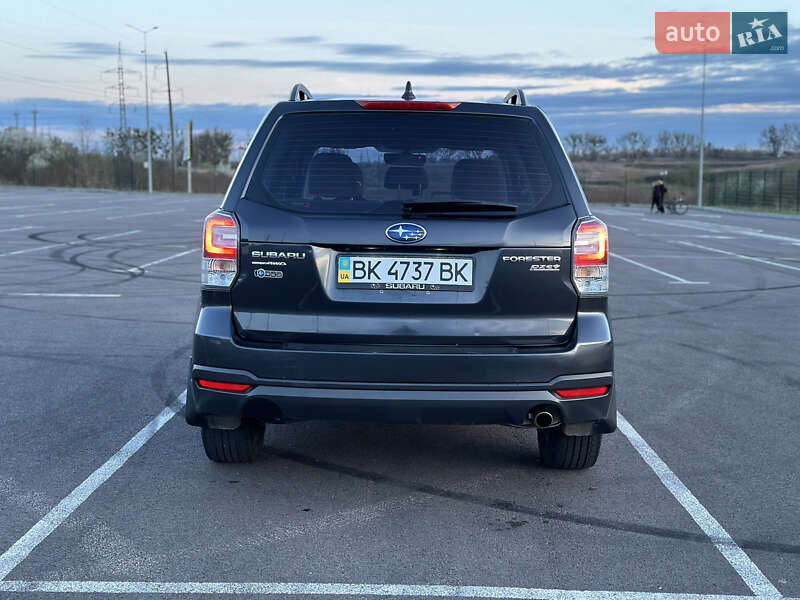 Позашляховик / Кросовер Subaru Forester 2017 в Рівному