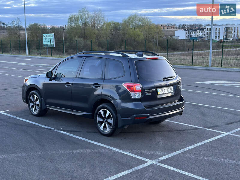 Позашляховик / Кросовер Subaru Forester 2017 в Рівному