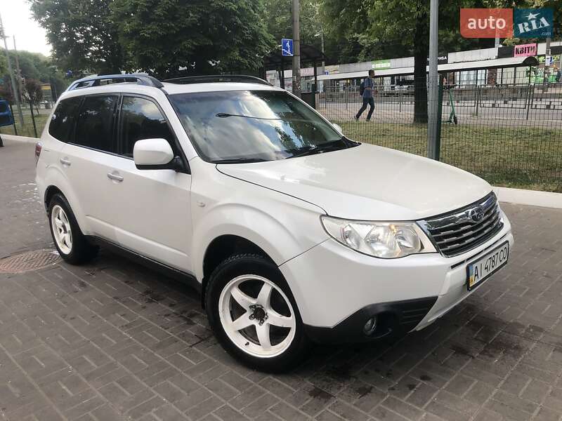 Позашляховик / Кросовер Subaru Forester 2010 в Києві