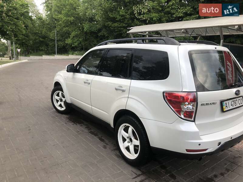 Позашляховик / Кросовер Subaru Forester 2010 в Києві