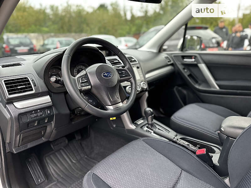 Позашляховик / Кросовер Subaru Forester 2015 в Дніпрі