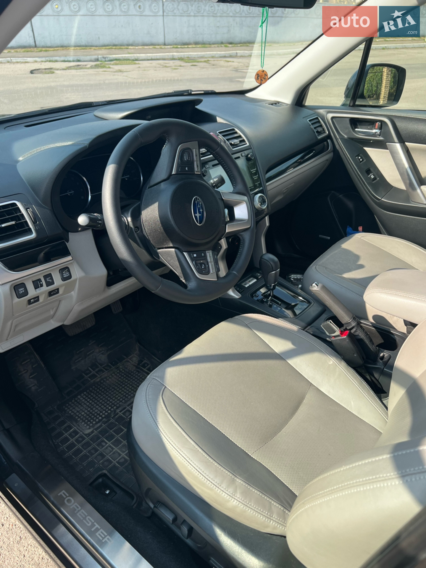 2017 Subaru Forester - мініатюра 19