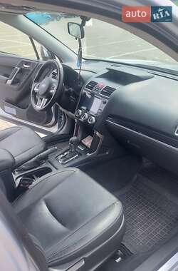 Позашляховик / Кросовер Subaru Forester 2017 в Чернівцях