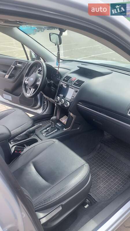 Внедорожник / Кроссовер Subaru Forester 2017 в Черновцах