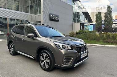 Позашляховик / Кросовер Subaru Forester 2018 в Києві