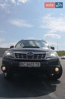 Внедорожник / Кроссовер Subaru Forester 2012 в 