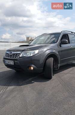 Внедорожник / Кроссовер Subaru Forester 2012 в 