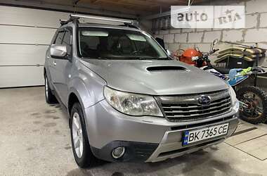 Внедорожник / Кроссовер Subaru Forester 2010 в Ровно