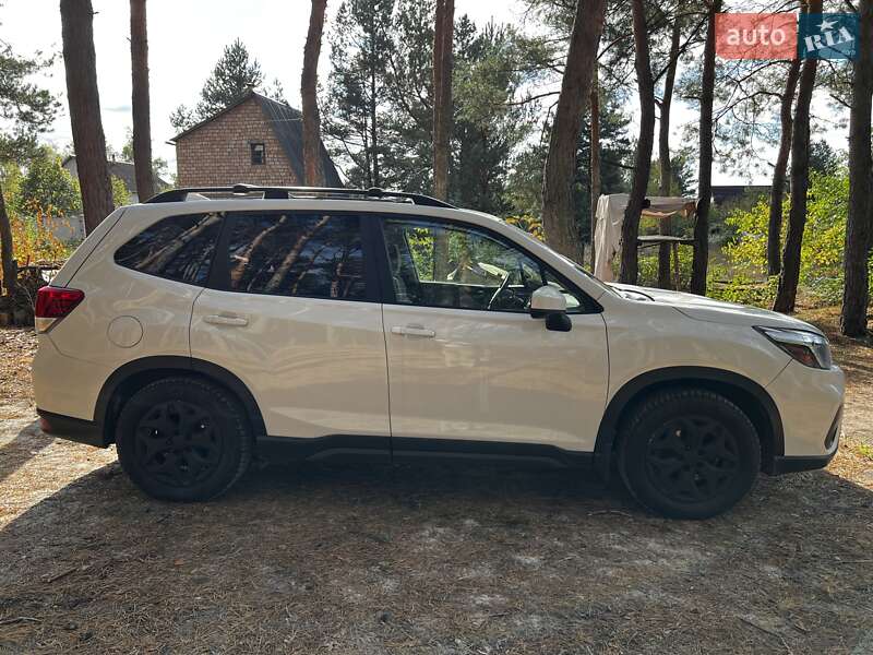 Внедорожник / Кроссовер Subaru Forester 2018 в Киеве
