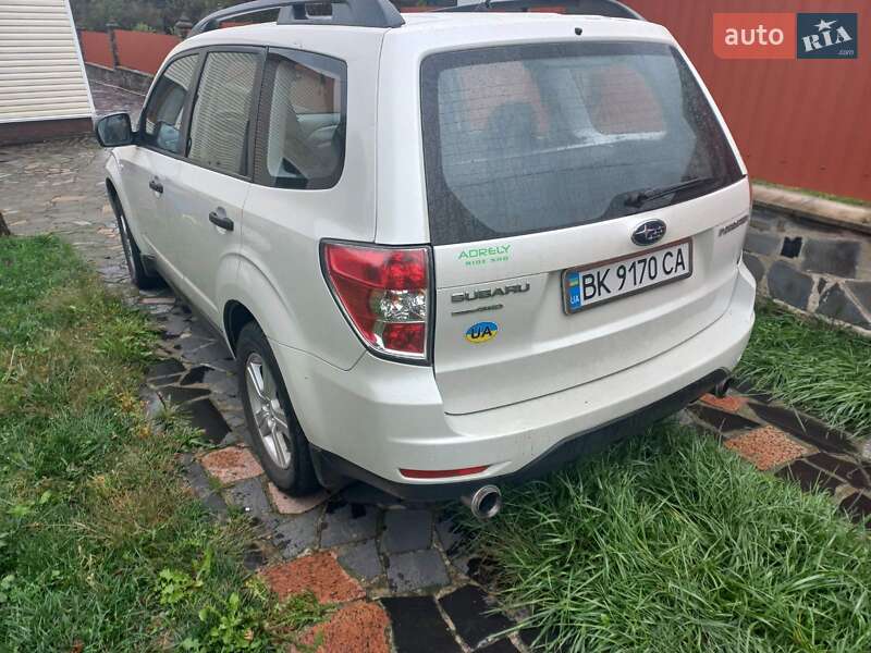 Внедорожник / Кроссовер Subaru Forester 2011 в Ровно