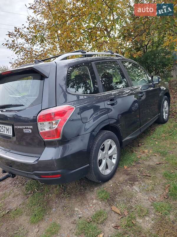 Позашляховик / Кросовер Subaru Forester 2015 в Львові