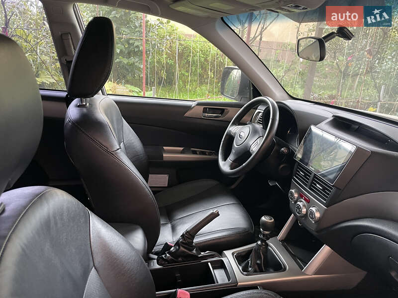 Внедорожник / Кроссовер Subaru Forester 2010 в Ужгороде