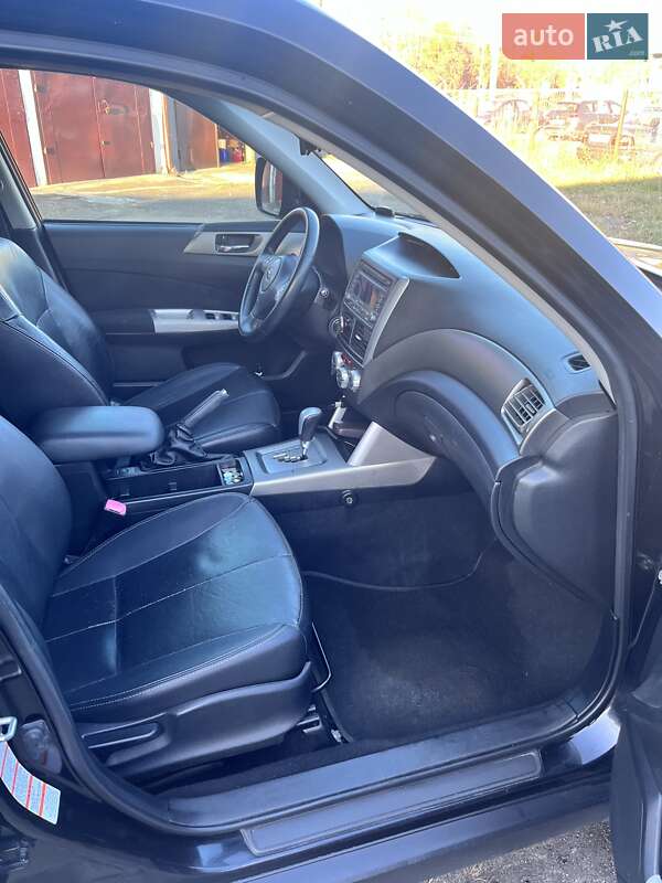 Внедорожник / Кроссовер Subaru Forester 2010 в Львове