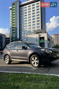 Позашляховик / Кросовер Subaru Forester 2015 в Києві