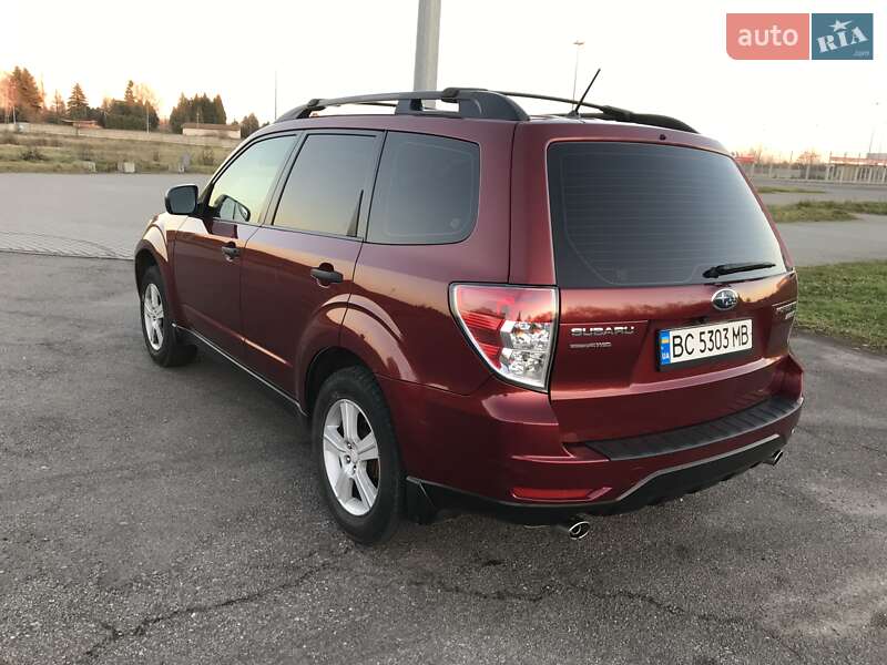 Позашляховик / Кросовер Subaru Forester 2010 в Львові