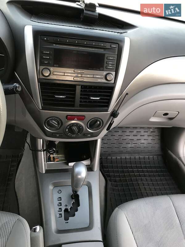 Позашляховик / Кросовер Subaru Forester 2010 в Львові