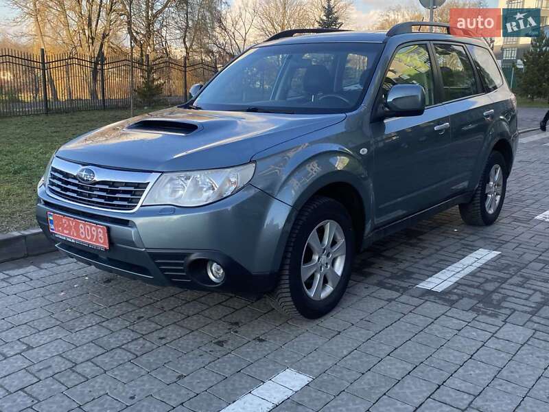 Позашляховик / Кросовер Subaru Forester 2010 в Івано-Франківську