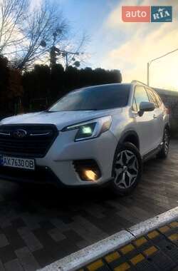 Позашляховик / Кросовер Subaru Forester 2022 в Києві