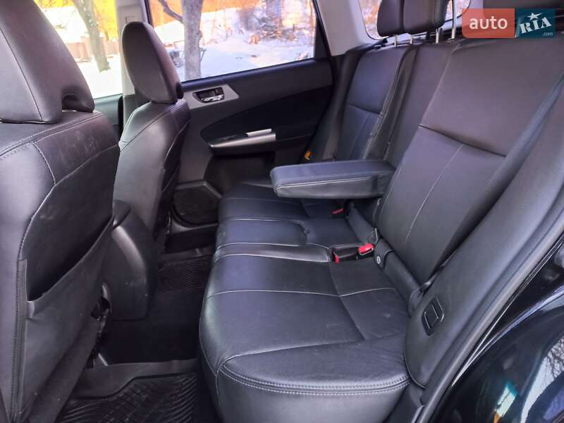 Внедорожник / Кроссовер Subaru Forester 2010 в Львове