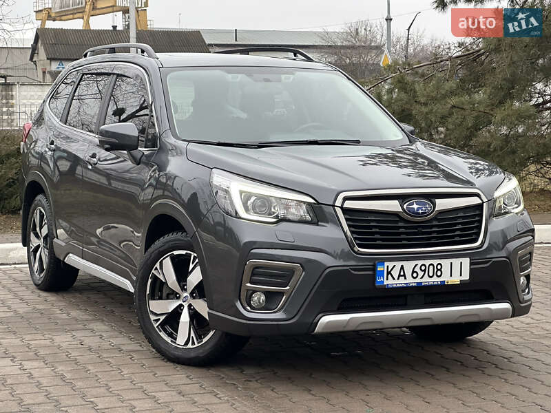 Внедорожник / Кроссовер Subaru Forester 2019 в Киеве