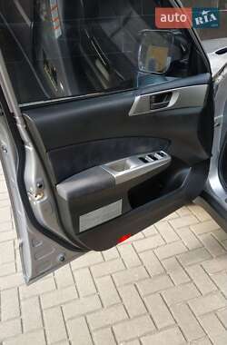Внедорожник / Кроссовер Subaru Forester 2008 в 