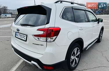 Позашляховик / Кросовер Subaru Forester 2020 в Києві