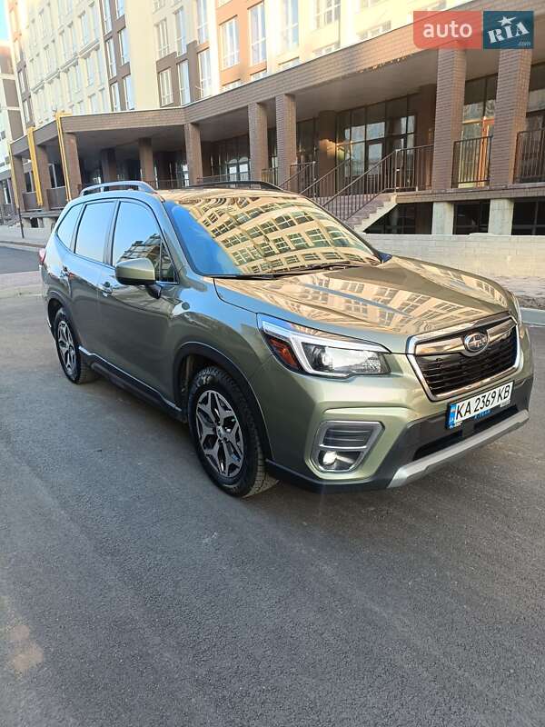 Внедорожник / Кроссовер Subaru Forester 2020 в Киеве
