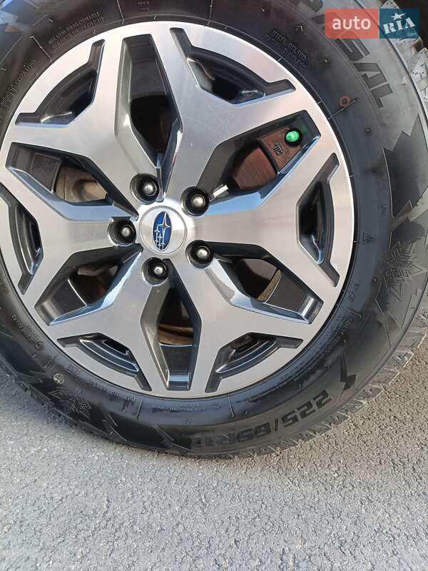 Внедорожник / Кроссовер Subaru Forester 2020 в Киеве