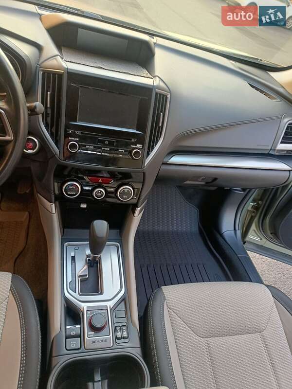 Внедорожник / Кроссовер Subaru Forester 2020 в Киеве