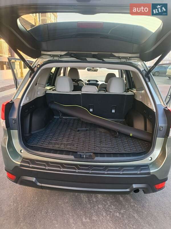 Внедорожник / Кроссовер Subaru Forester 2020 в Киеве