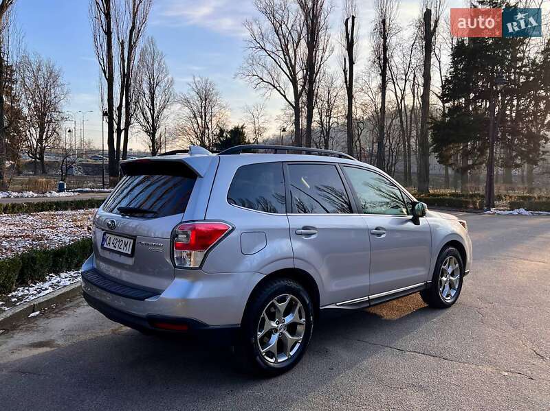 Позашляховик / Кросовер Subaru Forester 2016 в Києві