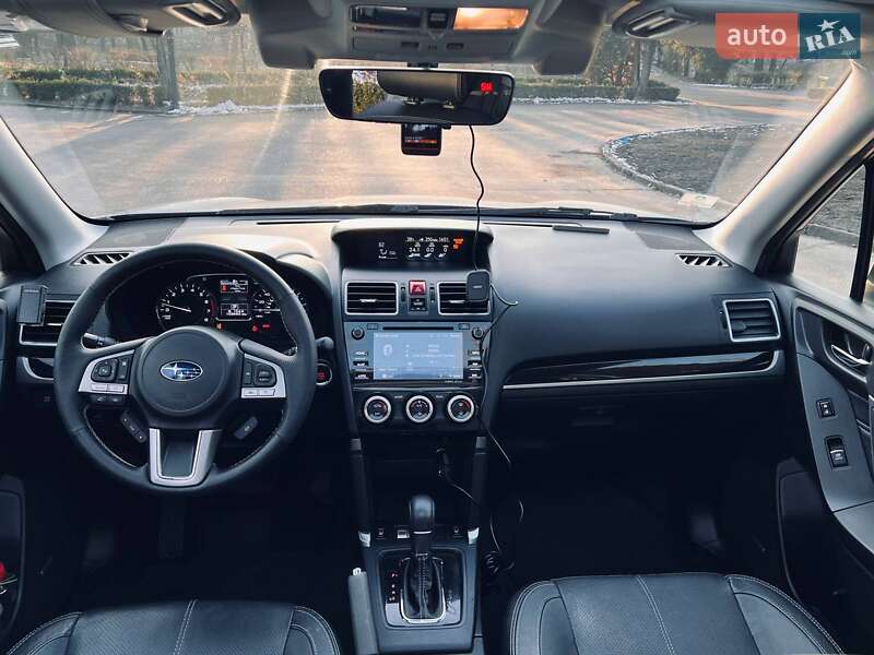 Позашляховик / Кросовер Subaru Forester 2016 в Києві