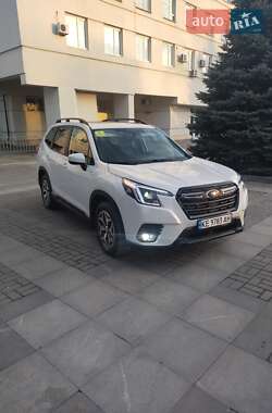 Внедорожник / Кроссовер Subaru Forester 2022 в Днепре