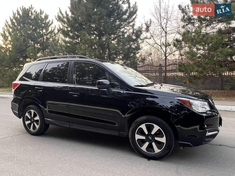 Позашляховик / Кросовер Subaru Forester 2017 в Дніпрі