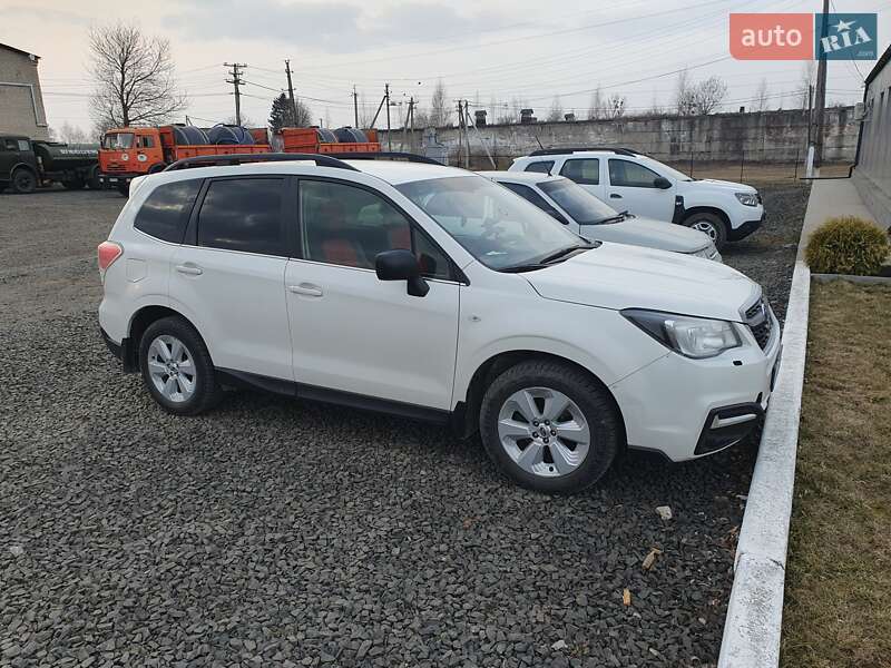 Позашляховик / Кросовер Subaru Forester 2016 в Луцьку