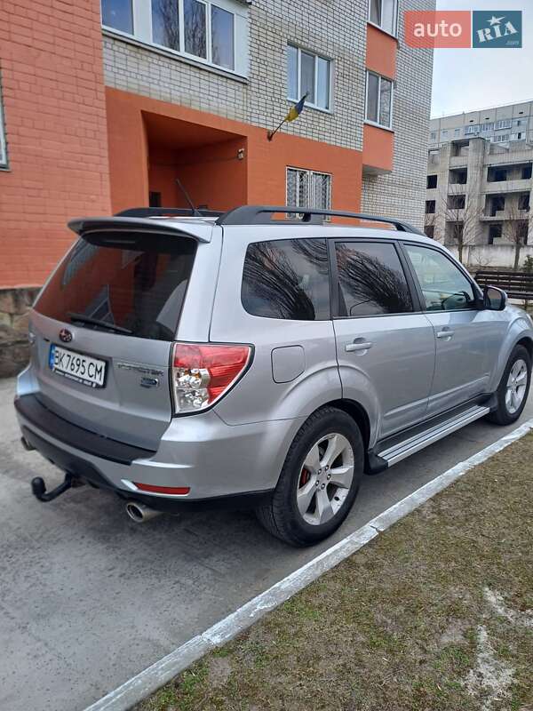 Внедорожник / Кроссовер Subaru Forester 2012 в Вараше