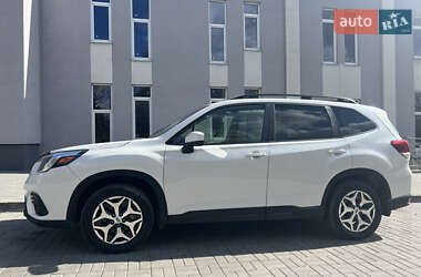 Внедорожник / Кроссовер Subaru Forester 2022 в 