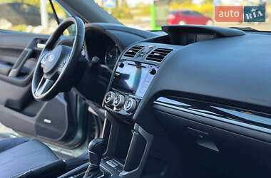 Внедорожник / Кроссовер Subaru Forester 2017 в 