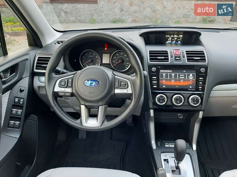 Внедорожник / Кроссовер Subaru Forester 2016 в Полтаве