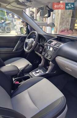 Внедорожник / Кроссовер Subaru Forester 2014 в 