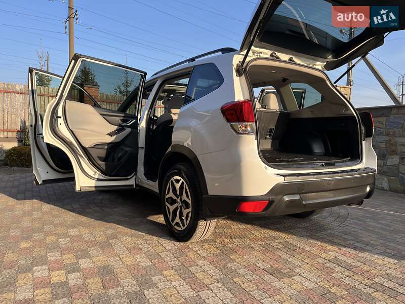 Внедорожник / Кроссовер Subaru Forester 2019 в Львове