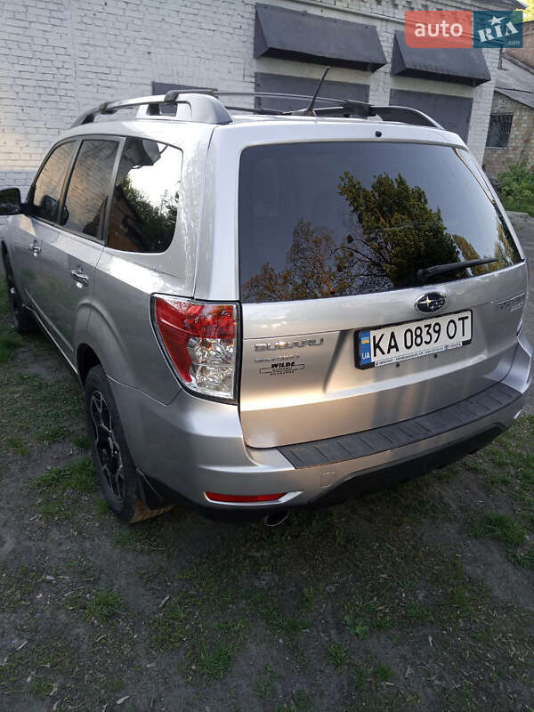Позашляховик / Кросовер Subaru Forester 2012 в Києві