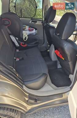 Внедорожник / Кроссовер Subaru Forester 2009 в 
